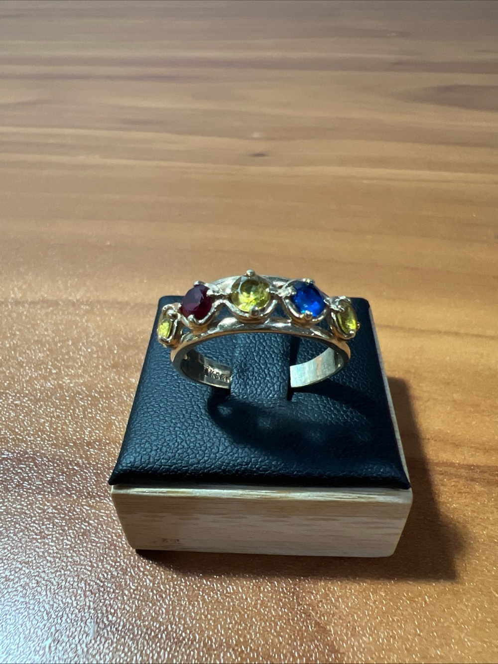 Vintage 14K Yellow Gold 5 Multi-Color Red, Yellow, Blue Gemstone Mothers Ring